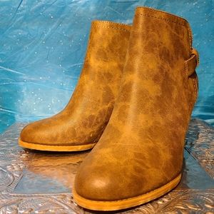 Hocus Pocus Woman's Utari Wedge Ankle Boots, Color: Brown Size: 6.5